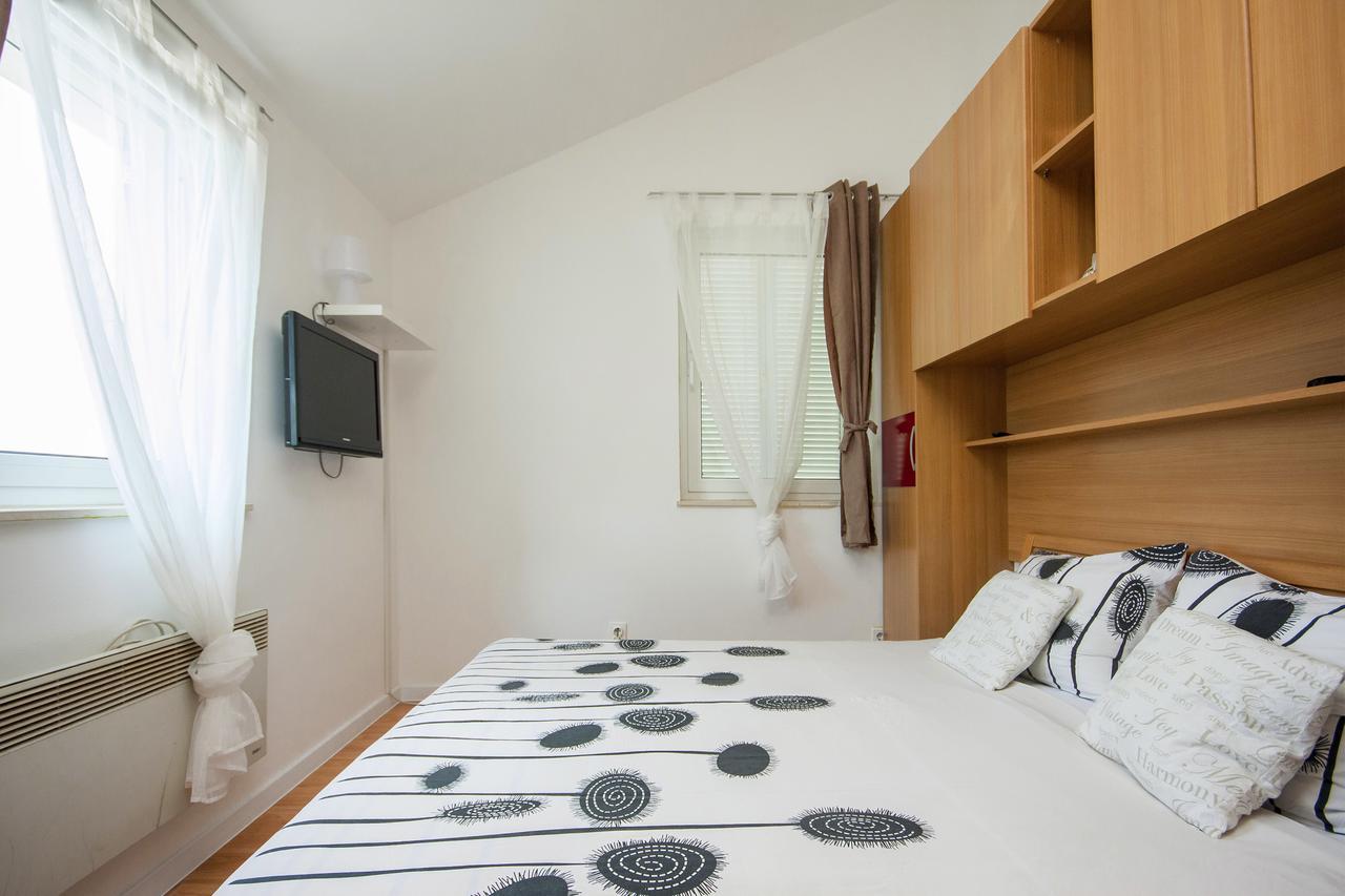 Deluxe Apartment Toni Vodice Buitenkant foto